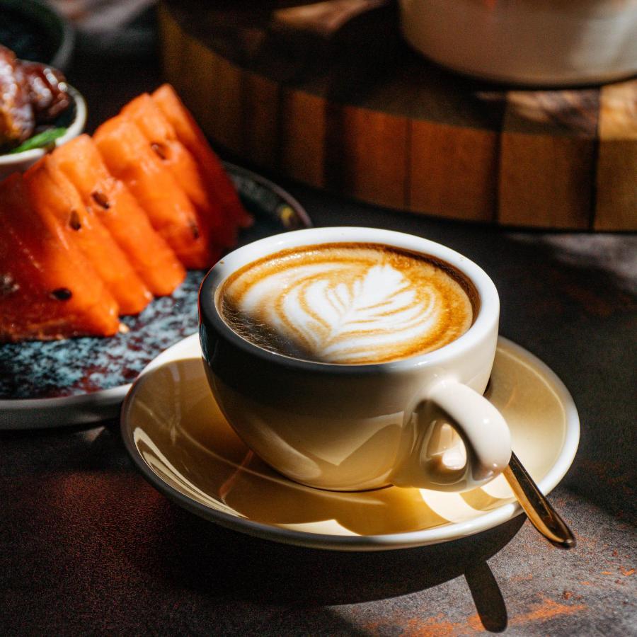 서머셋 웨스트 베이 도하 호텔 외부 사진 A cup of cappuccino