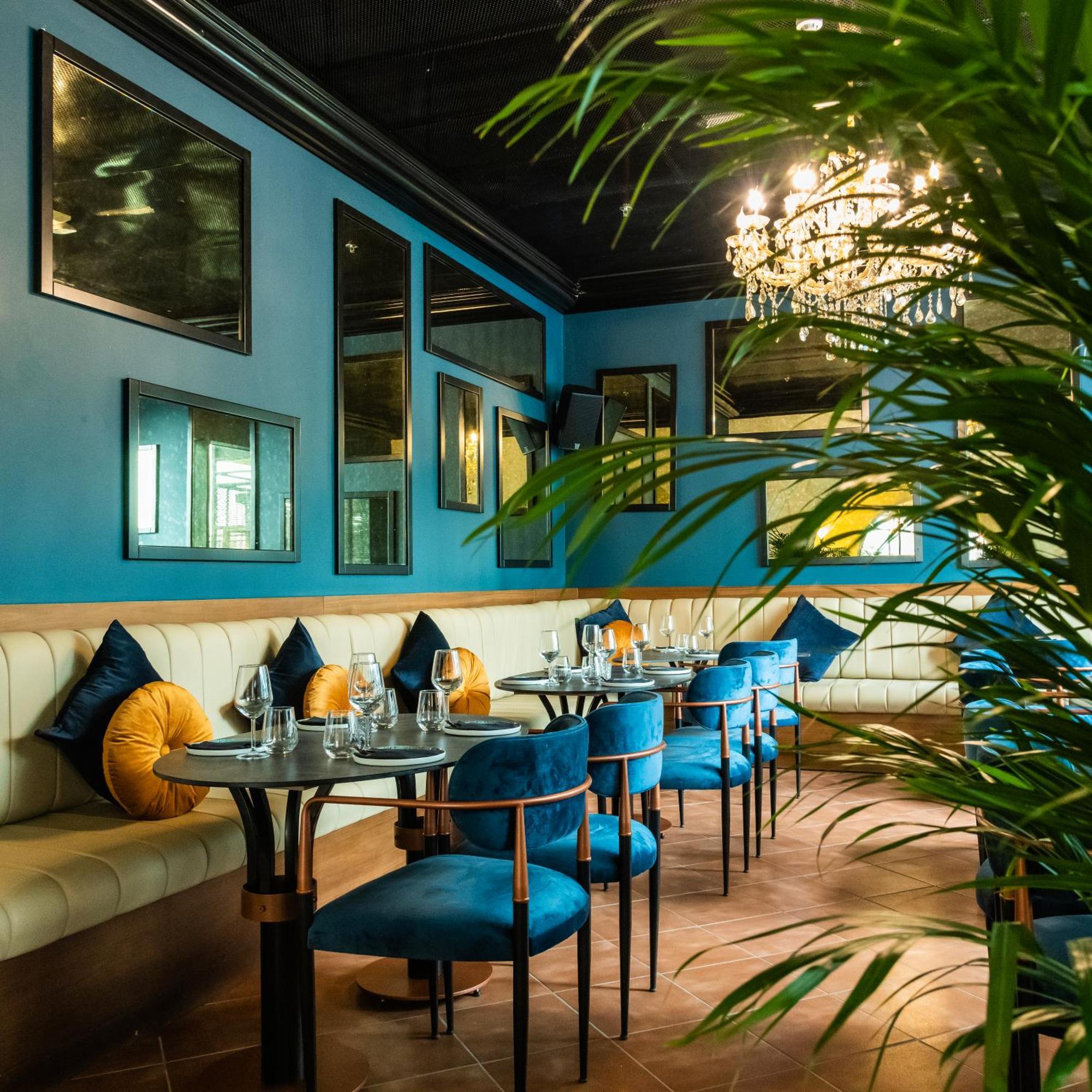 서머셋 웨스트 베이 도하 호텔 외부 사진 Restaurant interior